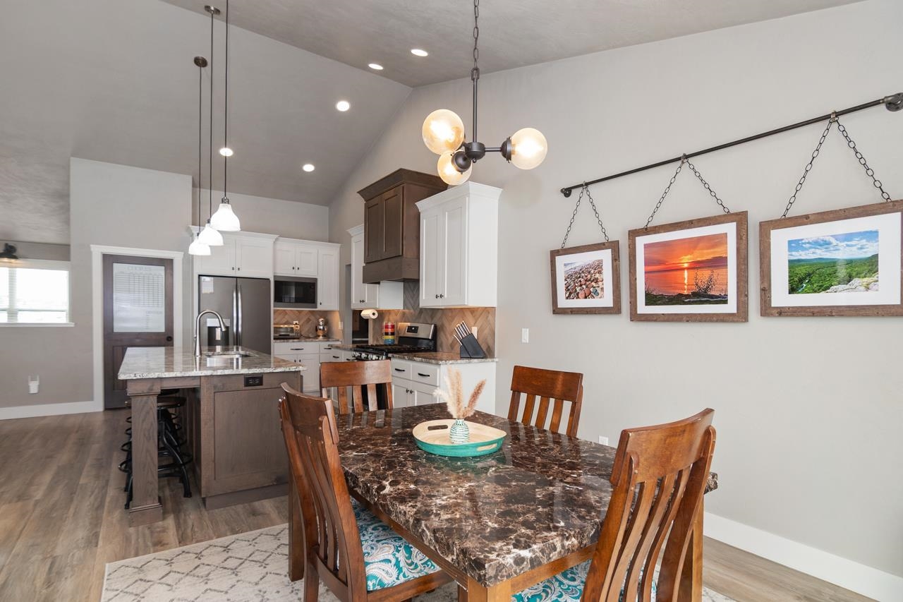 W5598 Hoelzel Way Appleton, WI 54915 - Photo 11 of 64