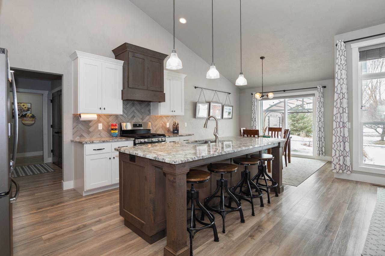 W5598 Hoelzel Way Appleton, WI 54915 - Photo 17 of 64