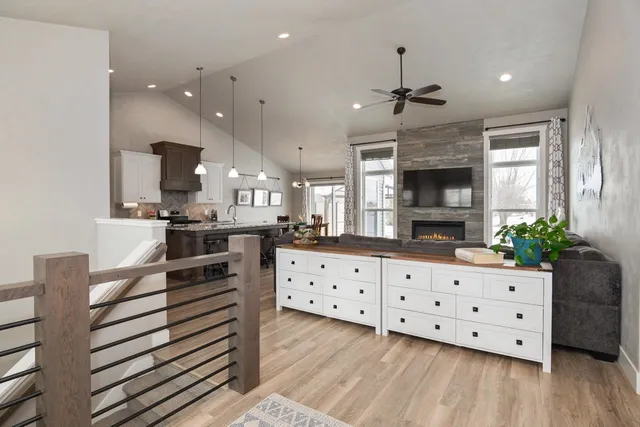 $575,000 | W5598 Hoelzel Way, Appleton, WI 54915