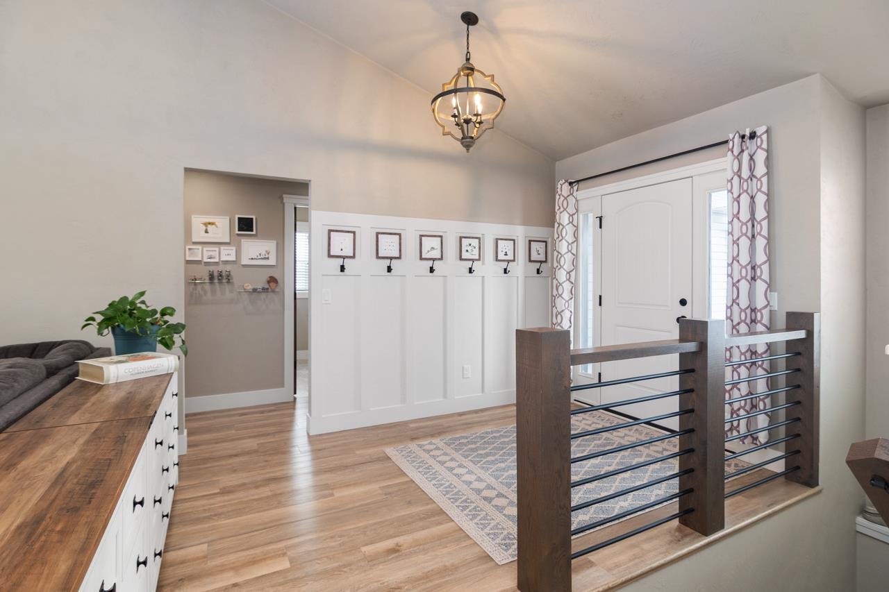 W5598 Hoelzel Way Appleton, WI 54915 - Photo 4 of 64