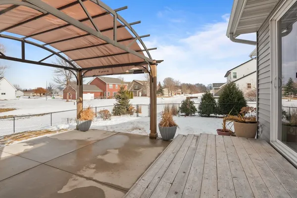 $575,000 | W5598 Hoelzel Way, Appleton, WI 54915