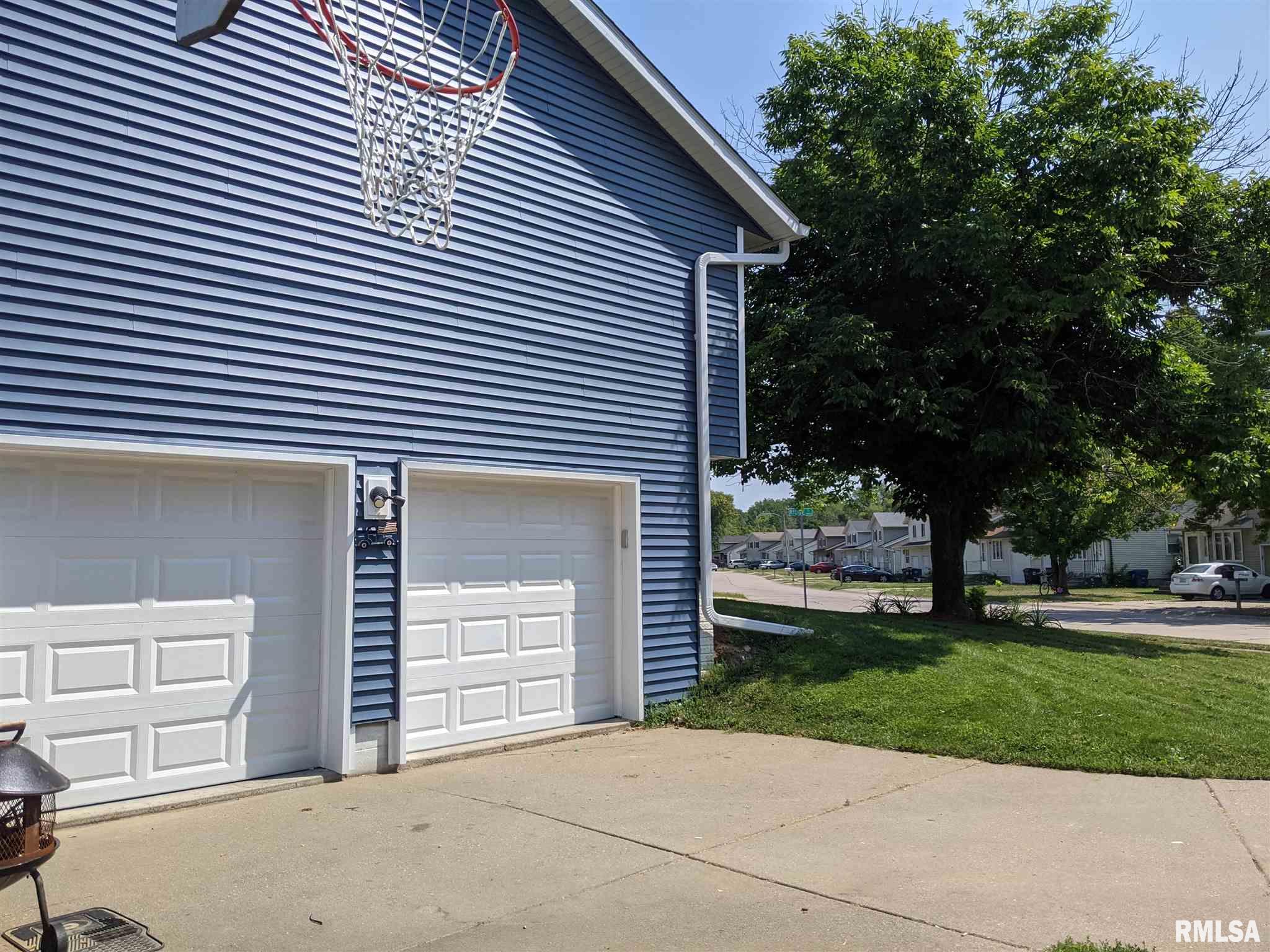 3404 Ridge Court Davenport, IA 52806 - Photo 28 of 28 Gallery Image 28