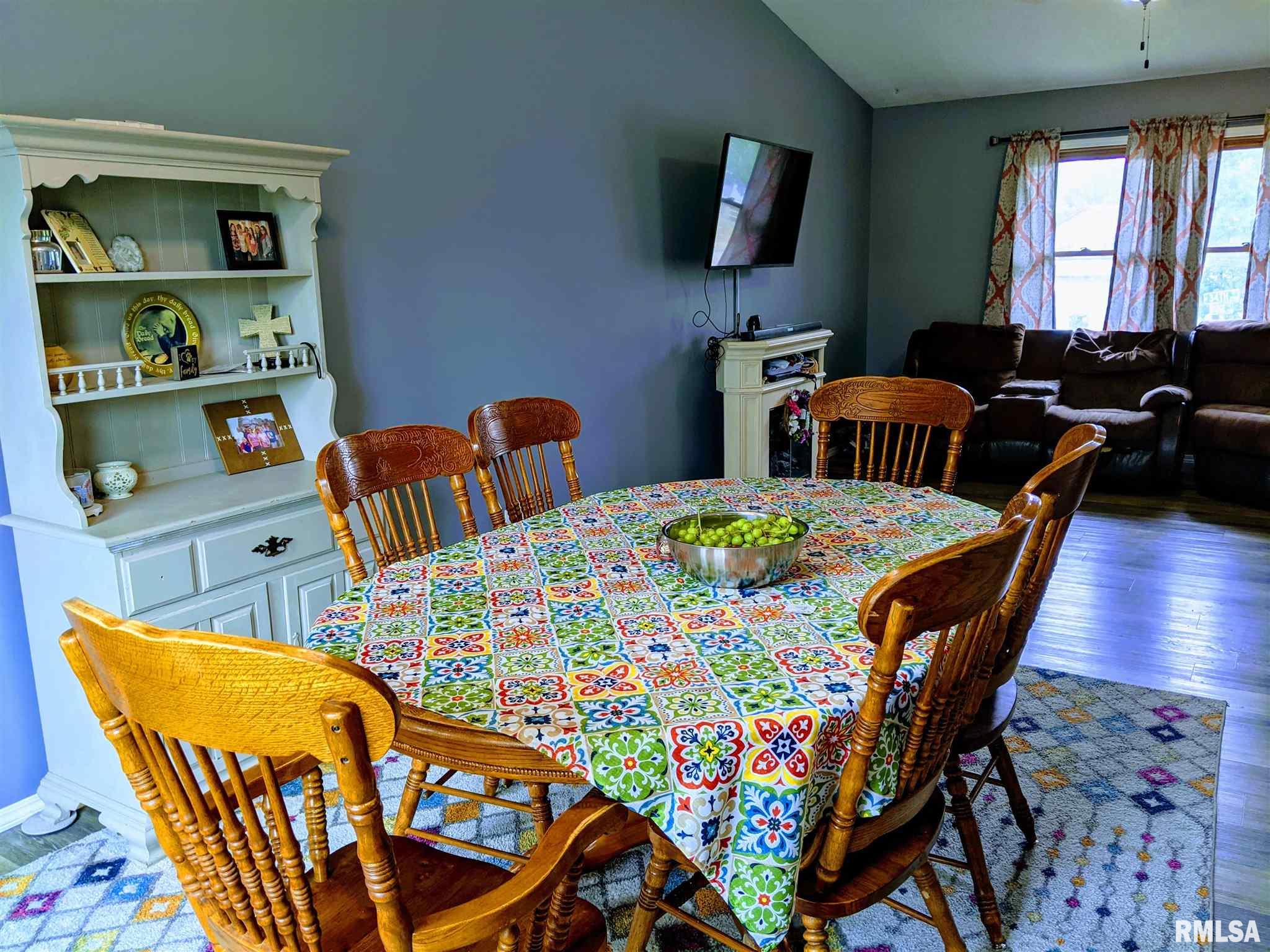 3404 Ridge Court Davenport, IA 52806 - Photo 4 of 28 Gallery Image 4