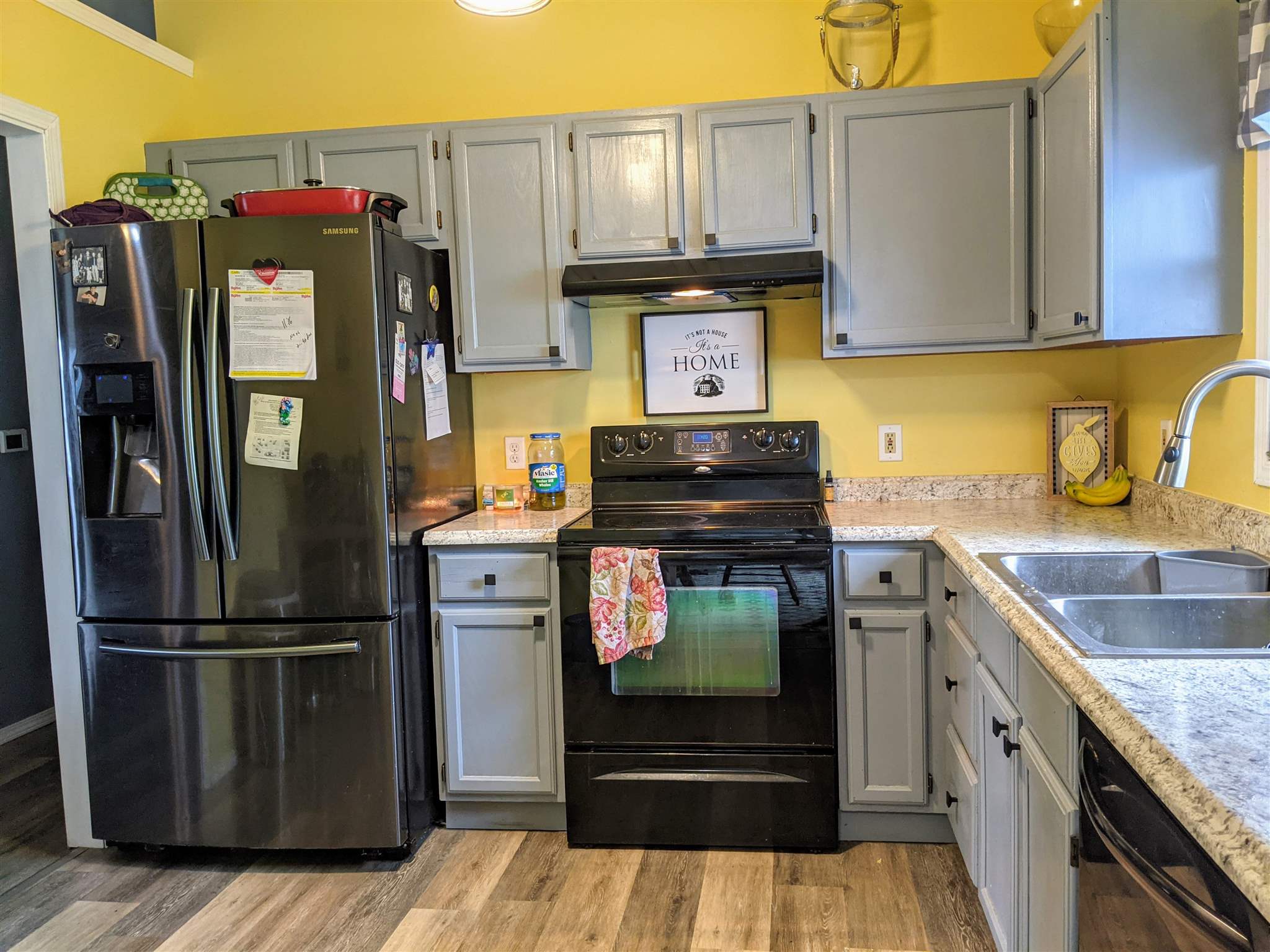 3404 Ridge Court Davenport, IA 52806 - Photo 6 of 28 Gallery Image 6