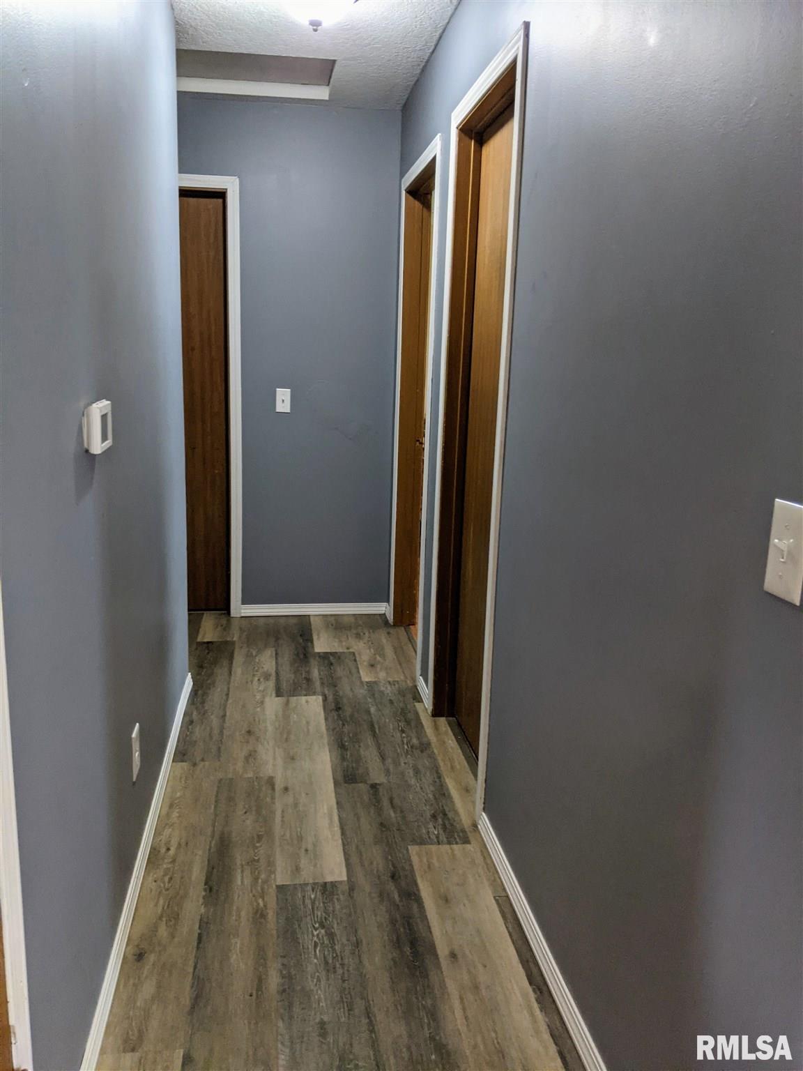 3404 Ridge Court Davenport, IA 52806 - Photo 7 of 28 Gallery Image 7