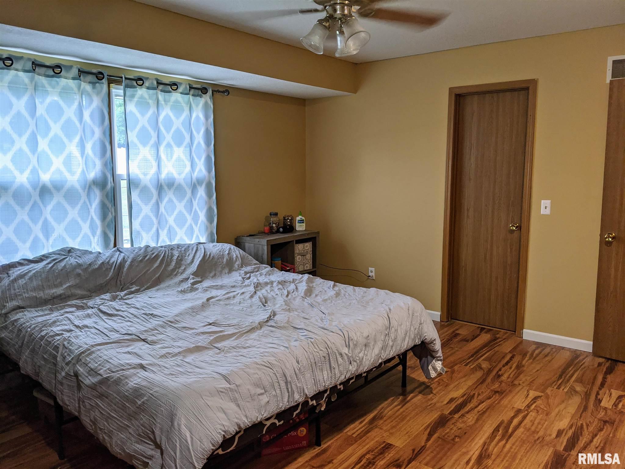 3404 Ridge Court Davenport, IA 52806 - Photo 10 of 28 Gallery Image 10