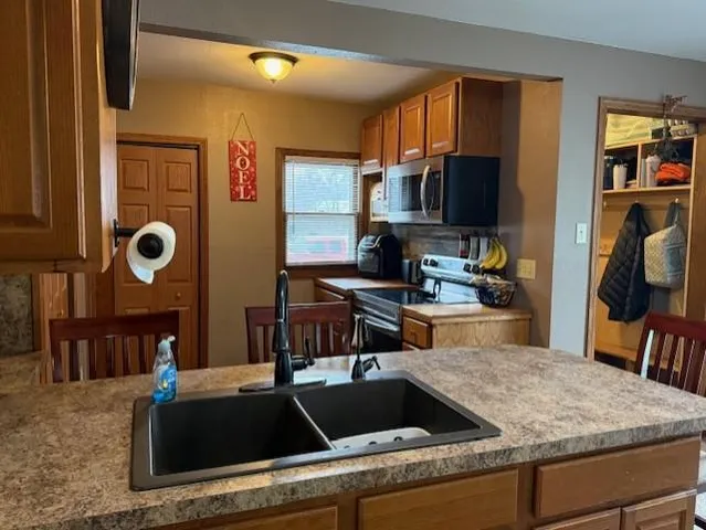 $275,000 | 102 Northeast 7th Street, Fulda, MN 56131