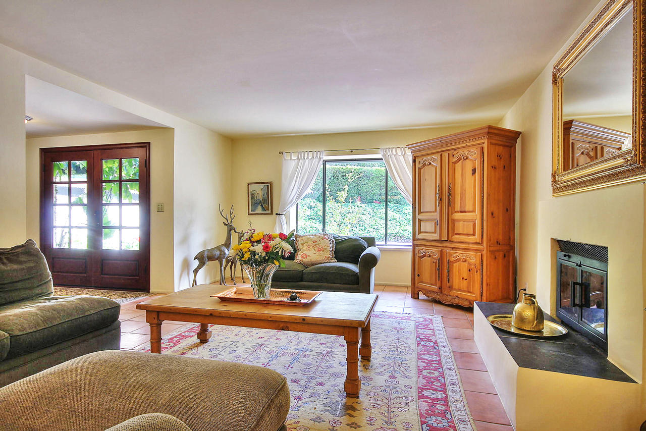 2727 East Valley Road Montecito, CA 93108 - Photo 11 of 26 Living_Room_1_2727_EVR_Montecito_Team_Bo