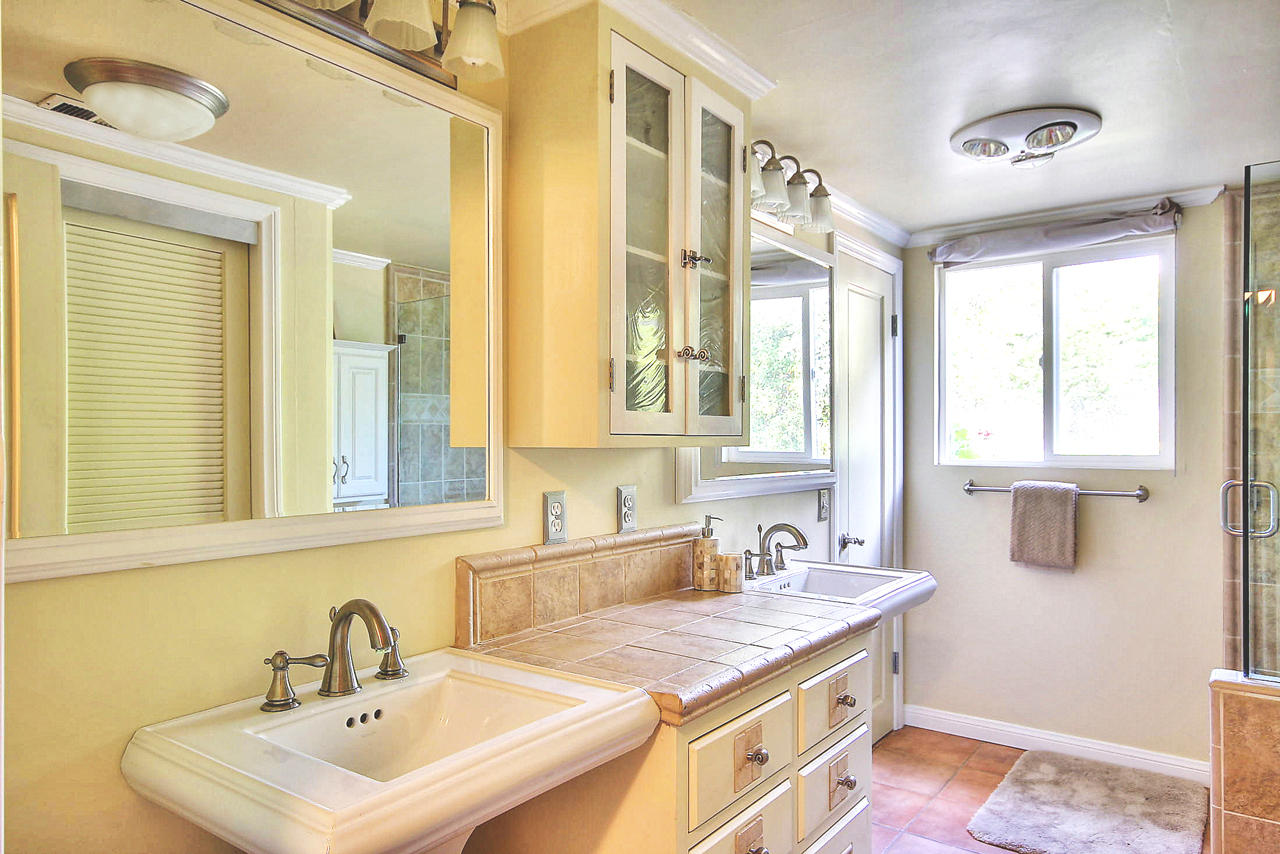 2727 East Valley Road Montecito, CA 93108 - Photo 13 of 26 Bathroom_3_Downstairs_2727_EVR_Montecito