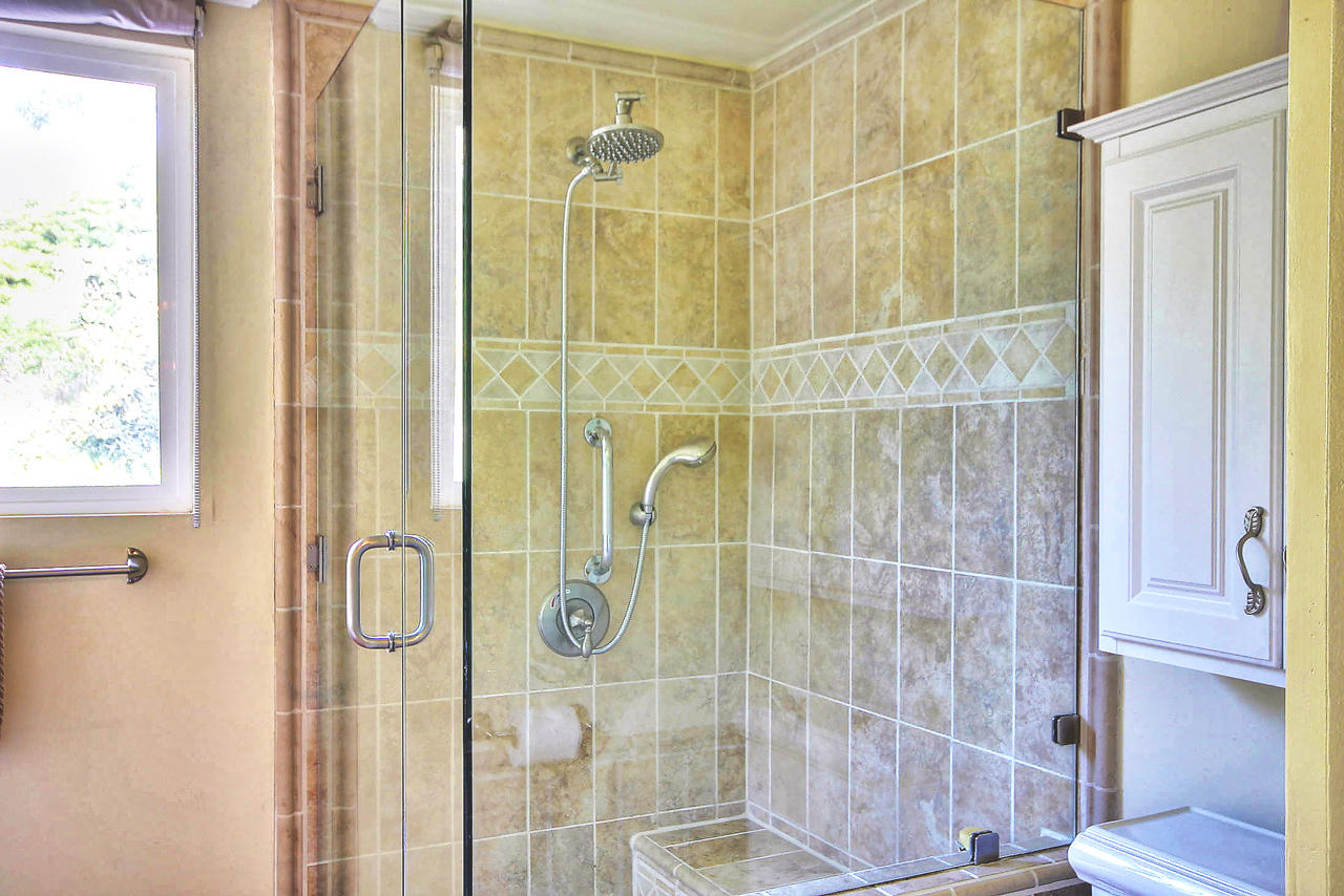 2727 East Valley Road Montecito, CA 93108 - Photo 14 of 26 Walkin_Shower_2727_EVR_Montecito_Team_Bo