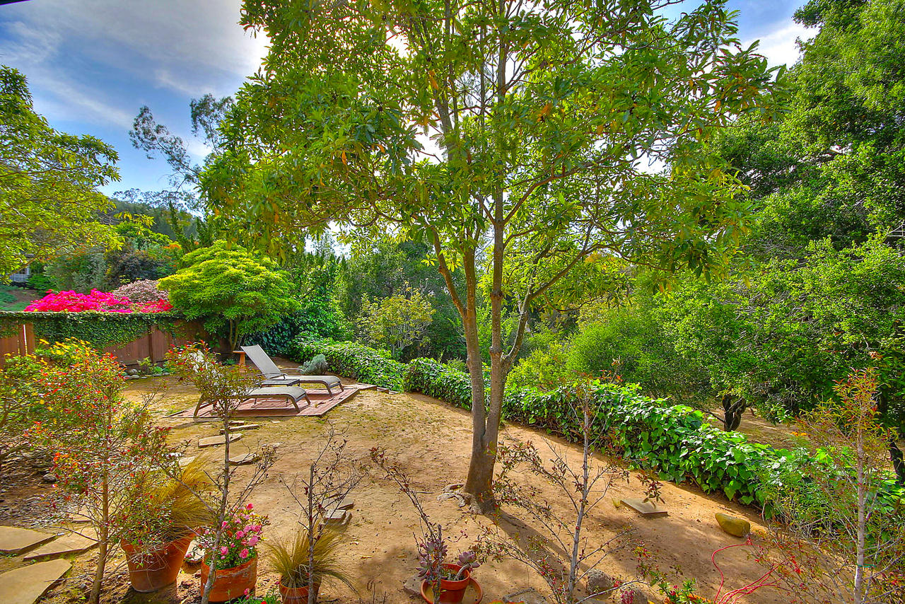 2727 East Valley Road Montecito, CA 93108 - Photo 22 of 26 Backyard_North_2727_EVR_Montecito_Team_B