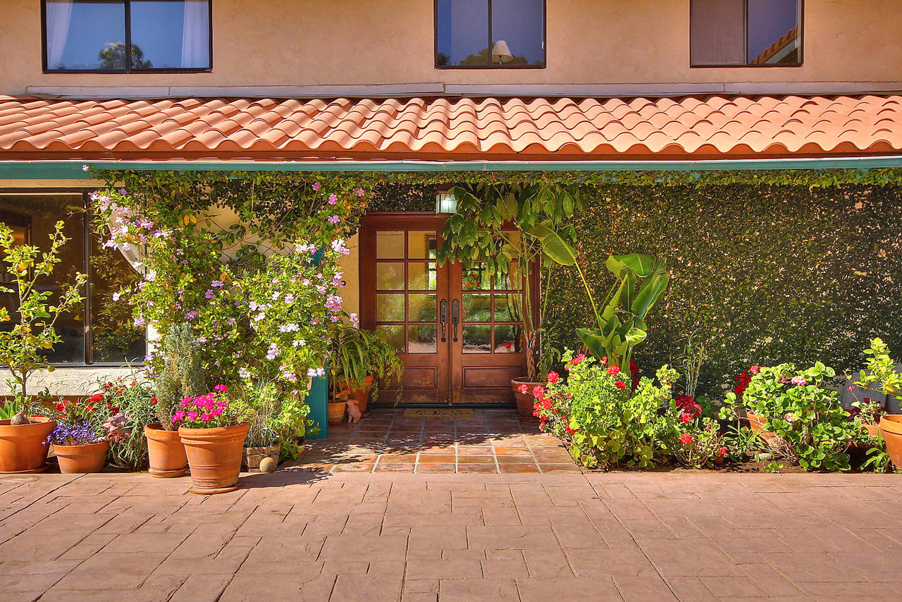 Front_Door_2727_EVR_Montecito_Team_Bolli