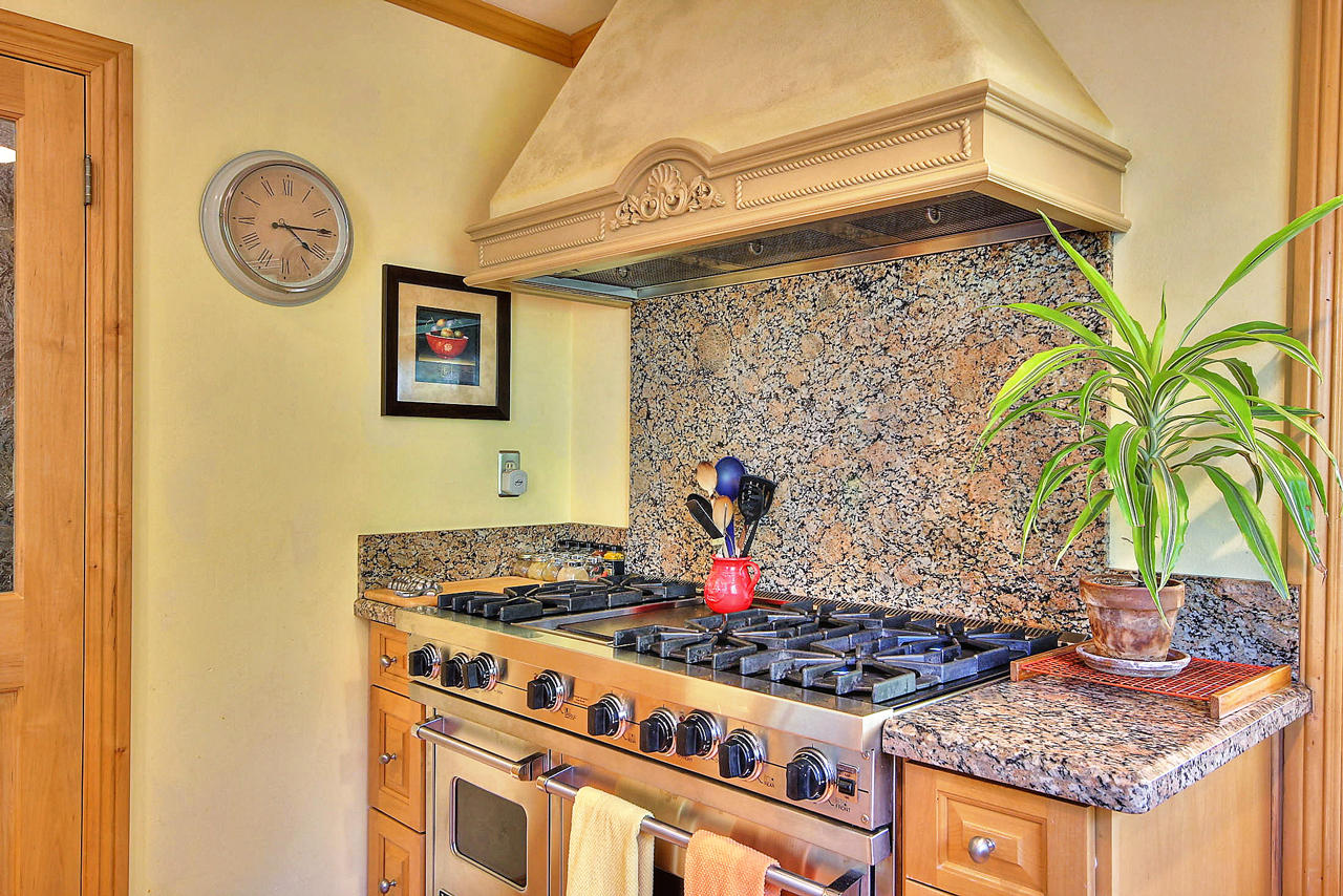 2727 East Valley Road Montecito, CA 93108 - Photo 8 of 26 Viking_Dual_Oven_Range_2727_EVR_Montecit