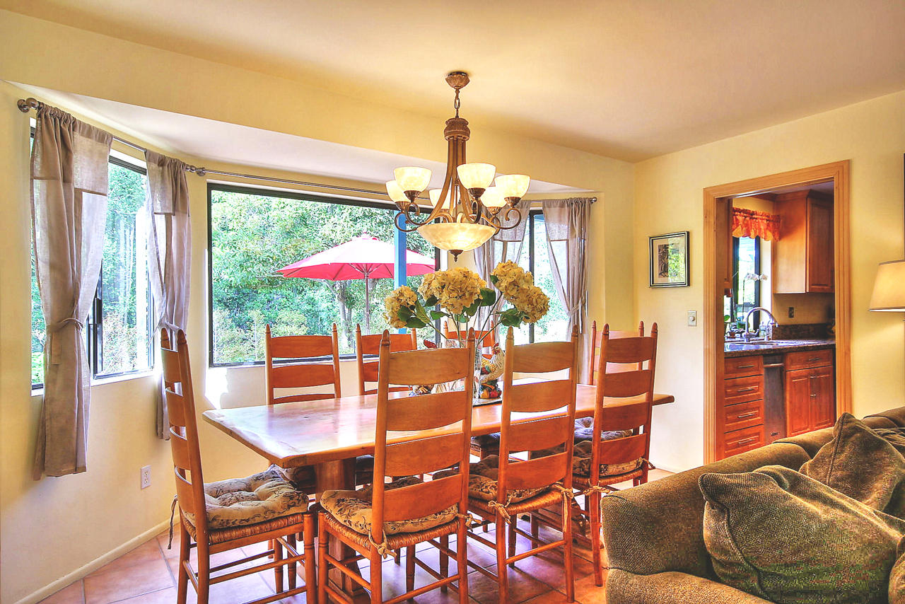 2727 East Valley Road Montecito, CA 93108 - Photo 9 of 26 Dinning_Area_2727_EVR_Montecito_Team_Bol