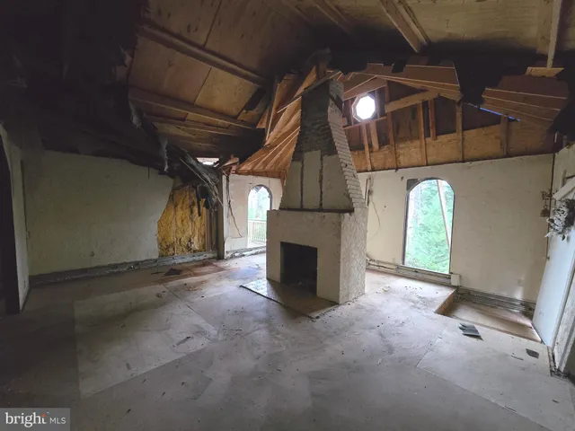 a view of under construction room