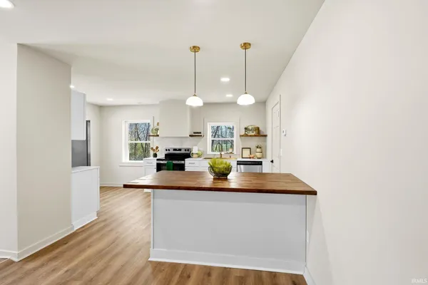 $299,900 | 2524 Diefenbach Road, Evansville, IN 47720