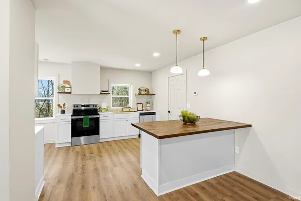 $299,900 | 2524 Diefenbach Road, Evansville, IN 47720
