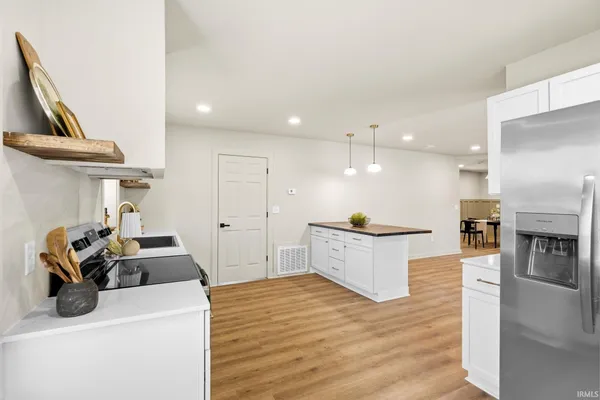$299,900 | 2524 Diefenbach Road, Evansville, IN 47720