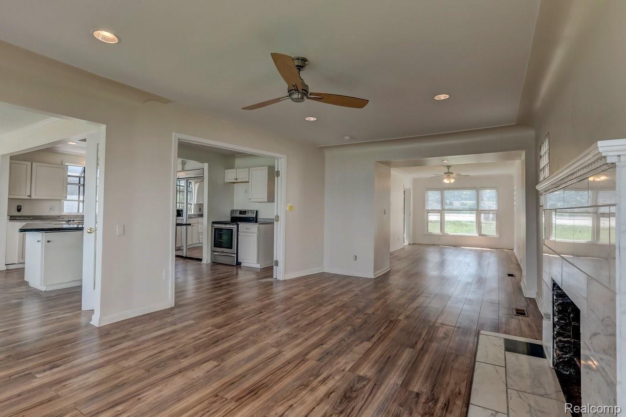 1863 Union Lake Road Commerce Township, MI 48382 - Photo 12 of 45 1863 Union Lake Road, Commerce Charter Township, MI-10.jpg-SMALL