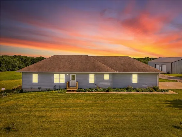 $480,000 | 8652 Southeast Bethany Drive, Cowgill, MO 64637