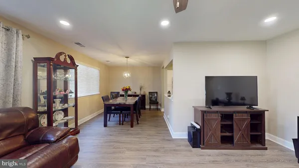 $269,900 | 115 East Kings Highway, Unit 325, Maple Shade, NJ 08052
