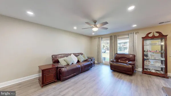 $269,900 | 115 East Kings Highway, Unit 325, Maple Shade, NJ 08052