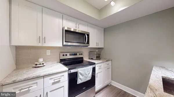 $269,900 | 115 East Kings Highway, Unit 325, Maple Shade, NJ 08052