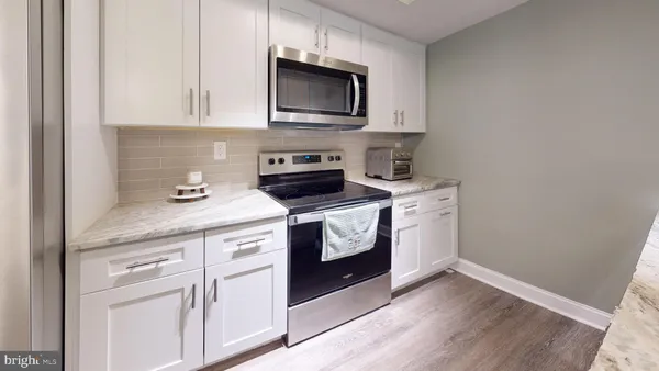 $269,900 | 115 East Kings Highway, Unit 325, Maple Shade, NJ 08052