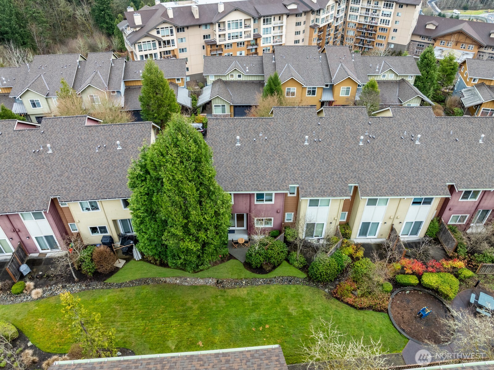 133 Cougar Ridge Road Northwest, Unit 1405 Issaquah, WA 98027 - Photo 24 of 30 a aerial view of multiple houses