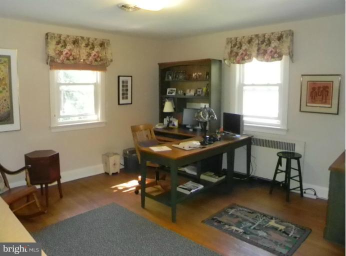6104 Pinehurst Road Baltimore, MD 21212 - Photo 6 of 12 Bedroom