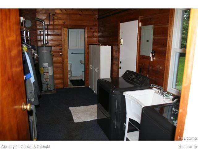 46515 Maben Road Canton, MI 48187 - Photo 19 of 56 MUD ROOM AND 1ST FLOOR LAUNDRY