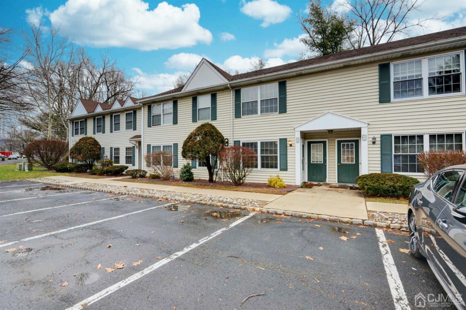 33 Hanover Square Middlesex, NJ 08846 - Photo 1 of 7 Gallery Image 1