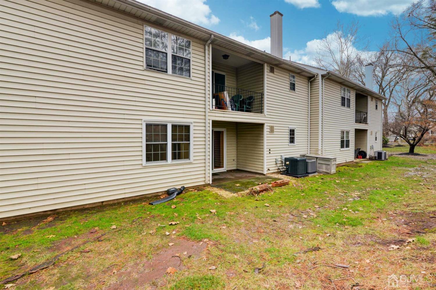 33 Hanover Square Middlesex, NJ 08846 - Photo 6 of 7 Gallery Image 6