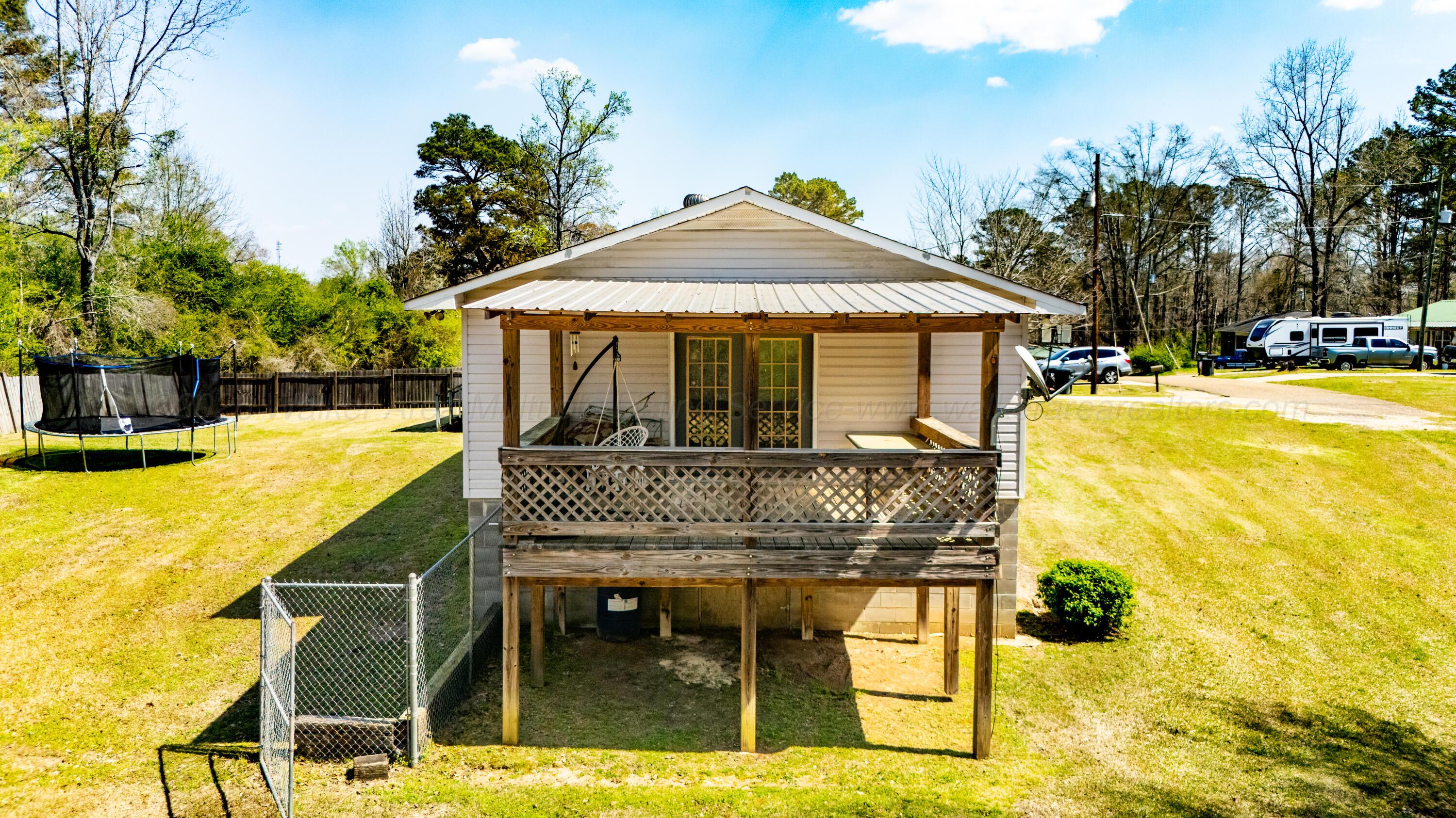 922 20th Street Southwest Fayette, AL 35555 - Photo 20 of 40 Side deck view