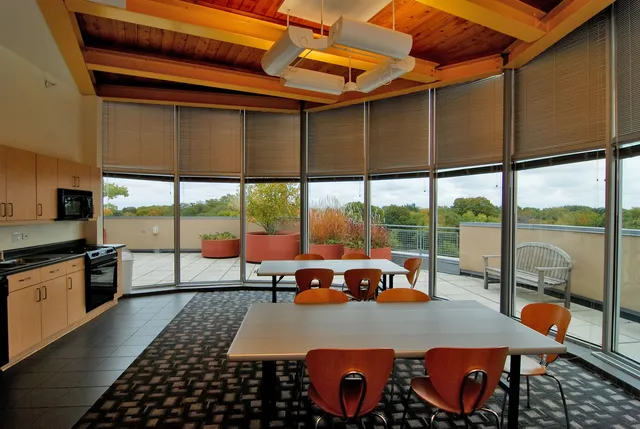 $3,500 | 1210 Chicago Avenue, Unit 209, Evanston, IL 60202