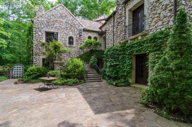 $8,250,000 | 2100 West Wesley Road Northwest, Atlanta, GA 30327