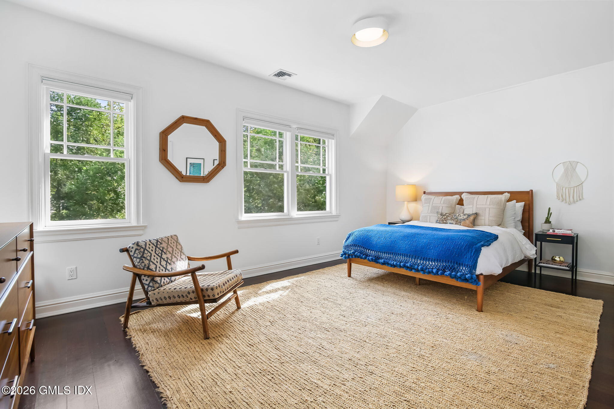 28 Cliffdale Road Greenwich, CT 06831 - Photo 11 of 20 52-web-or-mls-28-cliffdale-rd (1)