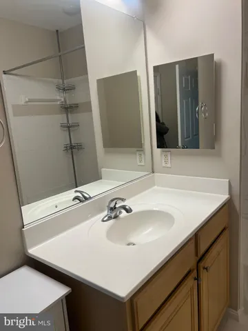 $2,100 | 2465 Army Navy Drive, Unit 1310, Arlington, VA 22206