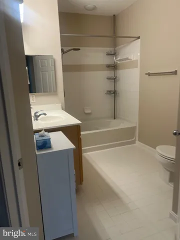 $2,100 | 2465 Army Navy Drive, Unit 1310, Arlington, VA 22206
