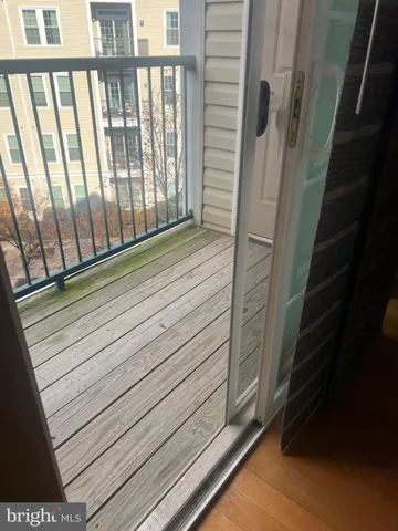 $2,100 | 2465 Army Navy Drive, Unit 1310, Arlington, VA 22206