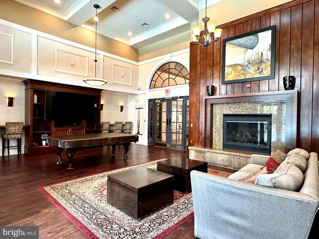 $2,100 | 2465 Army Navy Drive, Unit 1310, Arlington, VA 22206