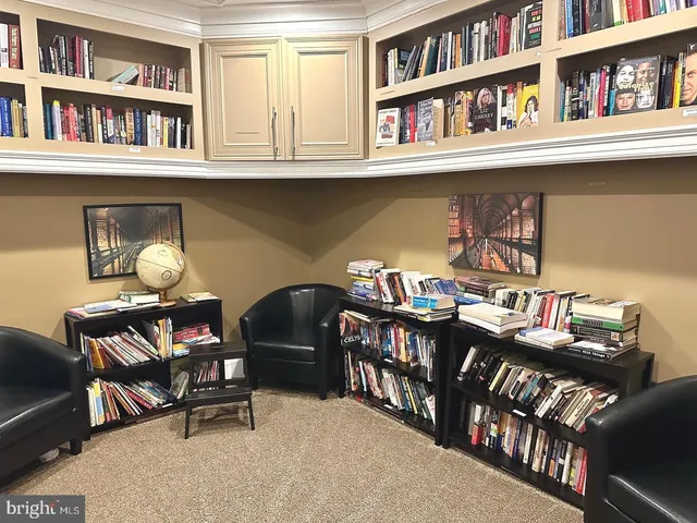 $2,100 | 2465 Army Navy Drive, Unit 1310, Arlington, VA 22206