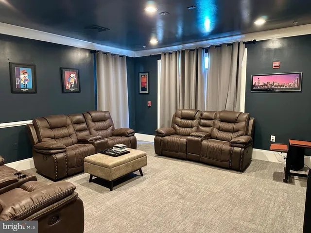 $2,100 | 2465 Army Navy Drive, Unit 1310, Arlington, VA 22206