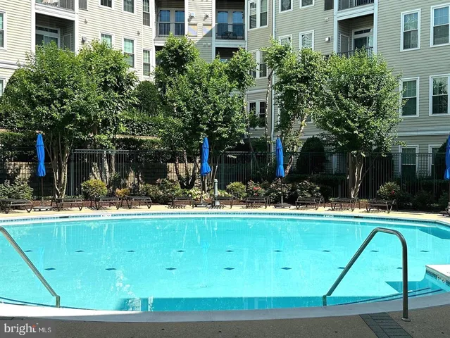 $2,100 | 2465 Army Navy Drive, Unit 1310, Arlington, VA 22206