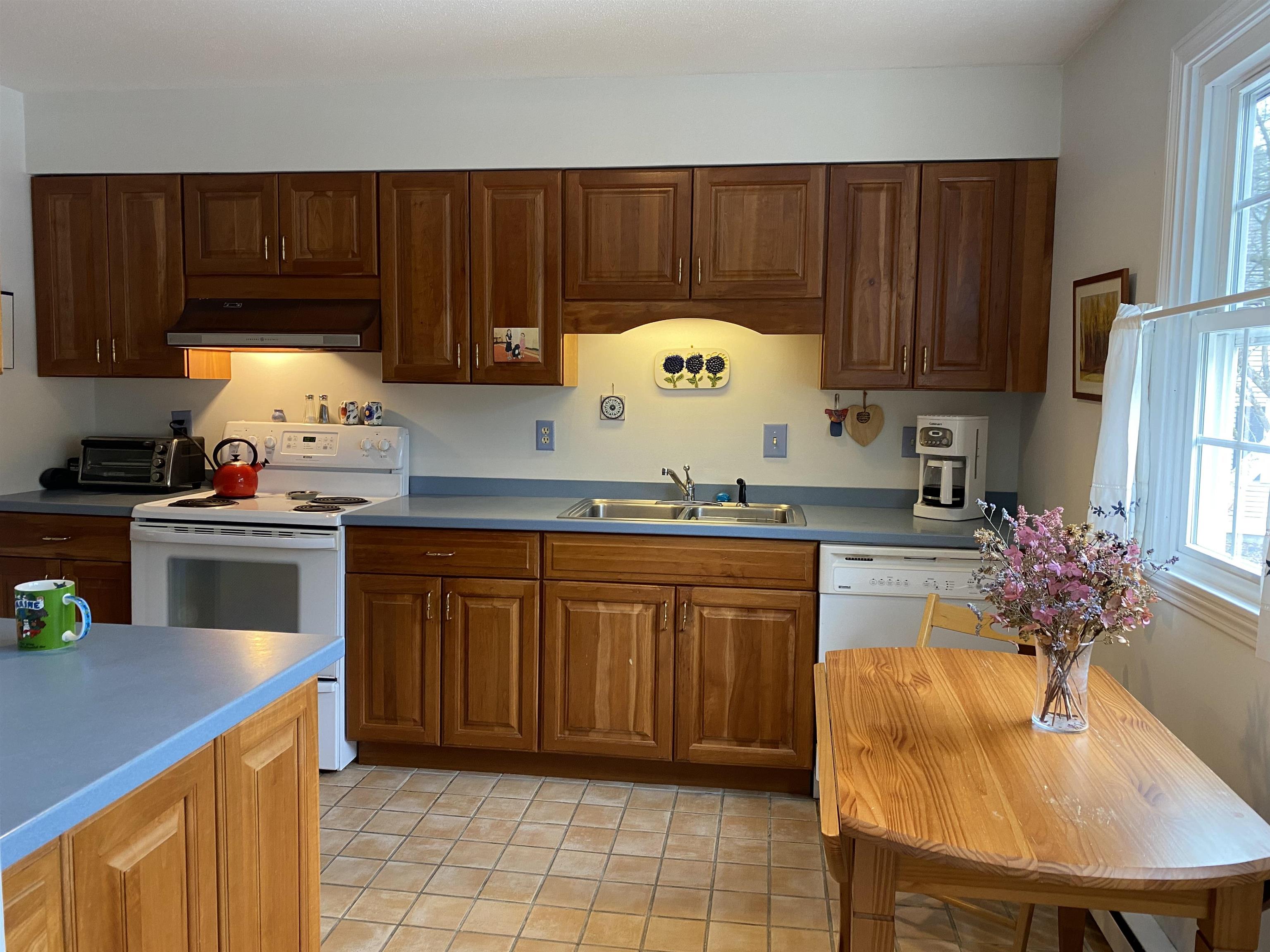 16 Willow Spring Circle Hanover, NH 03755 - Photo 8 of 14 Gallery Image 8