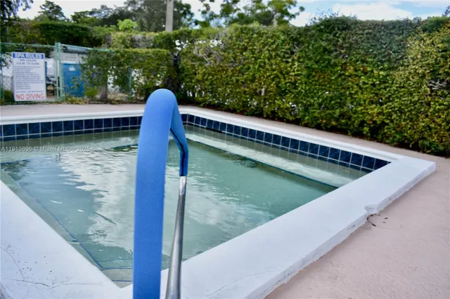 $2,100 | 7860 Northwest 50th Street, Unit 201, Lauderhill, FL 33351