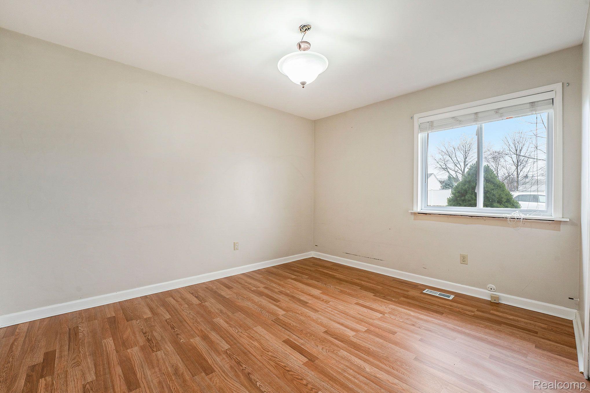 2476 Eastern Avenue Rochester, MI 48307 - Photo 15 of 22 Gallery Image 15