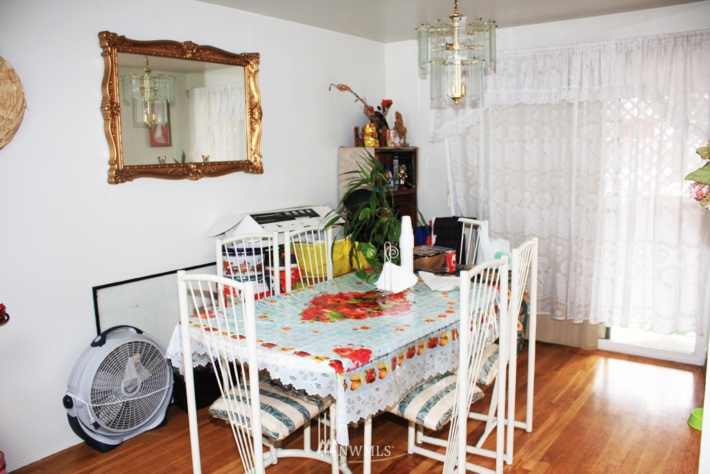 5221 South Roxbury Street Seattle, WA 98118 - Photo 5 of 10 Gallery Image 5
