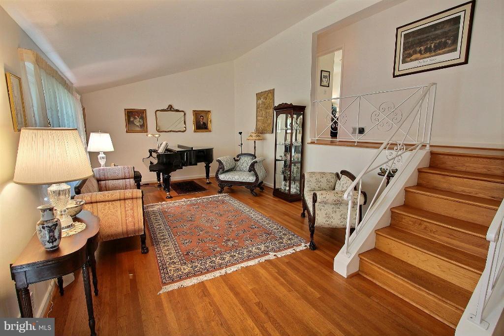 12902 Goodhill Road Silver Spring, MD 20906 - Photo 7 of 20 a living room with furniture