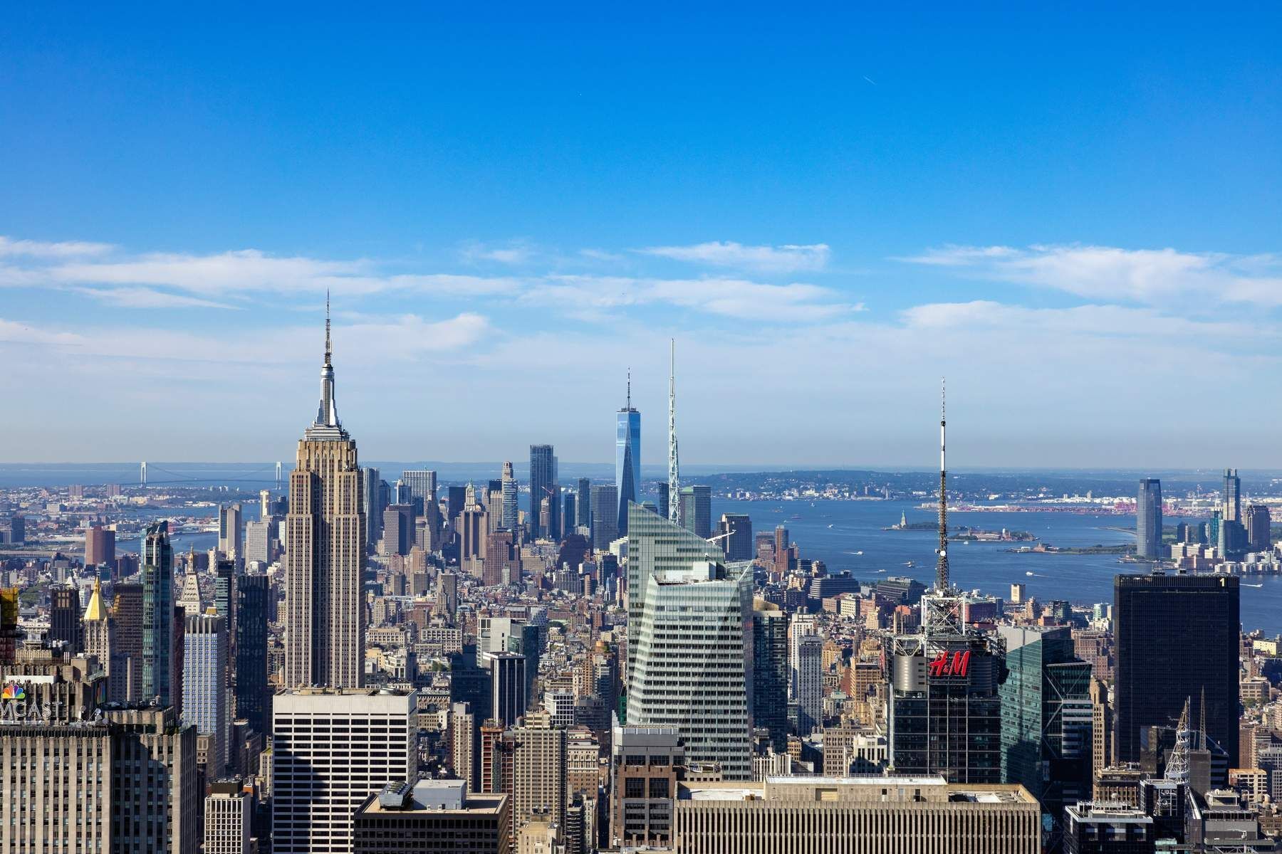 111 West 57th Street, Unit PH76 Manhattan, NY 10019 - Photo 18 of 40 a view of a city with tall buildings